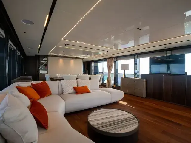 Sunseeker 105 Yacht