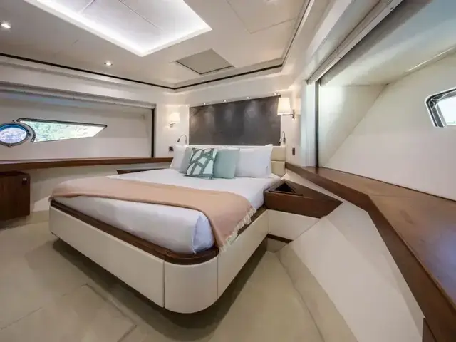 Sunseeker 86 Yacht