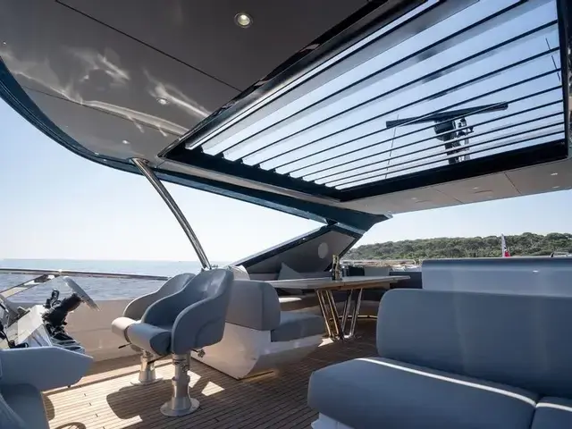 Sunseeker 88 Yacht