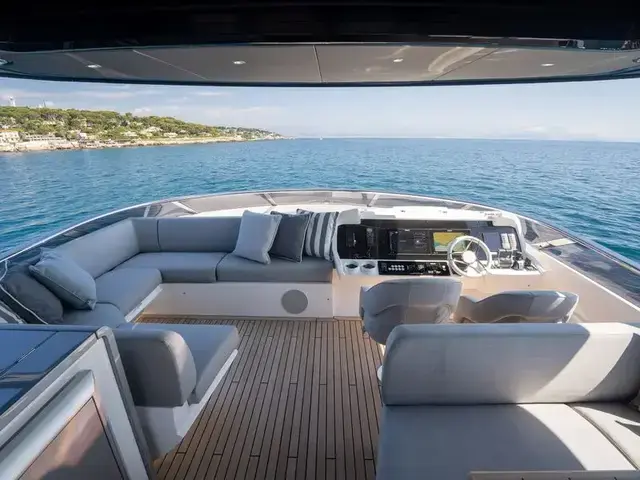 Sunseeker 88 Yacht