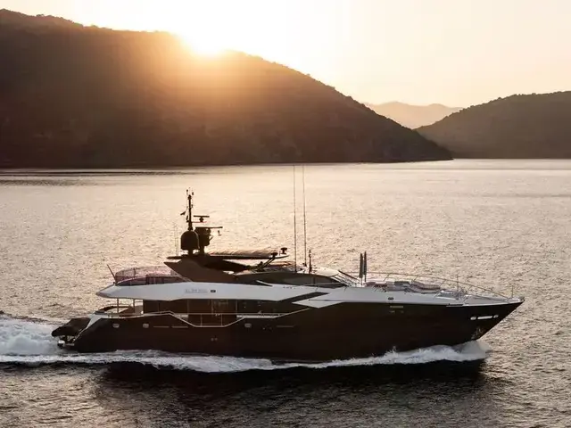 Sunseeker 116 Yacht