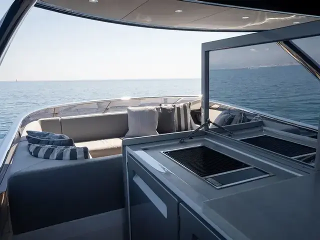 Sunseeker 88 Yacht