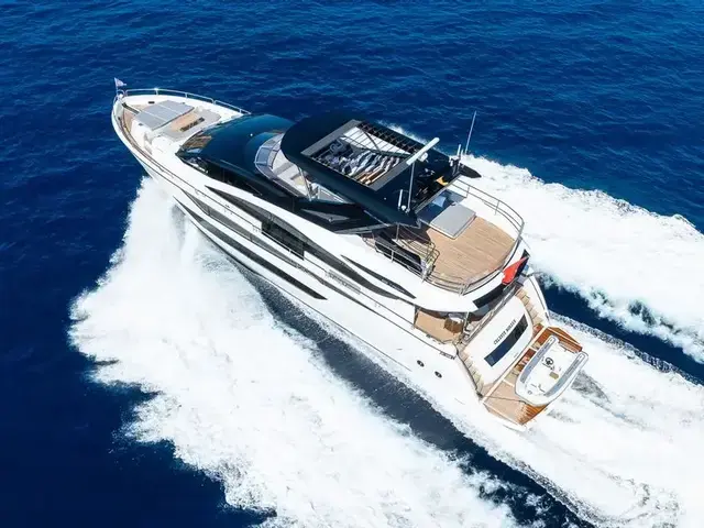 Sunseeker 88 Yacht