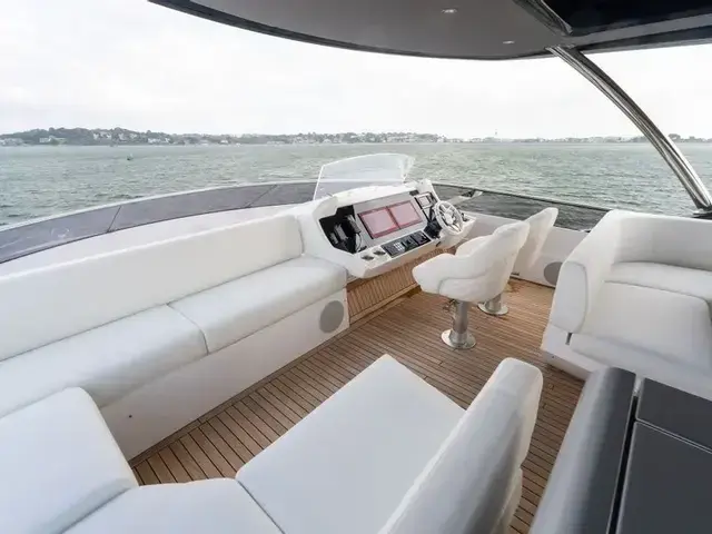 Sunseeker 88 Yacht