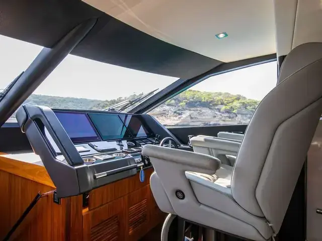 Sunseeker 86 Yacht