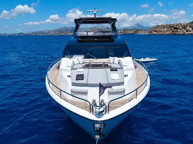 Sunseeker 88 Yacht