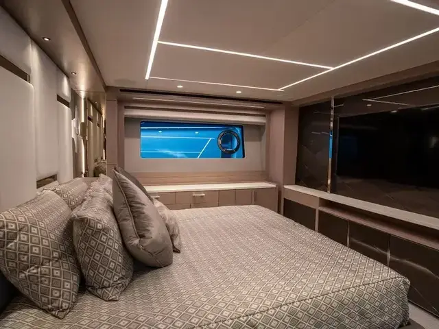 Sunseeker 88 Yacht