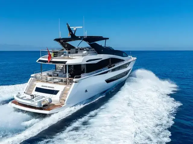 Sunseeker 88 Yacht