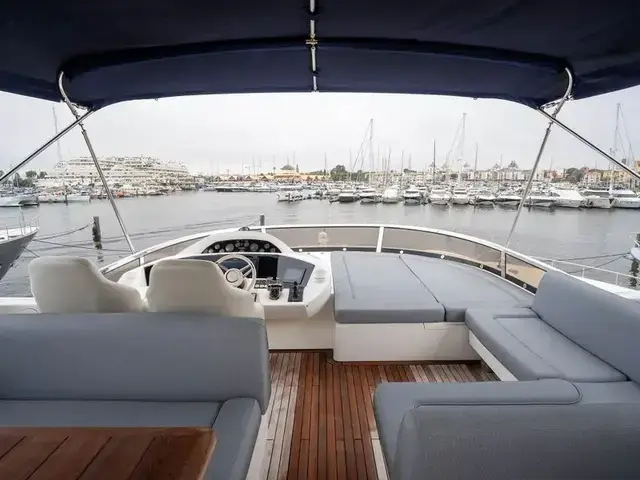 Sunseeker 86 Yacht