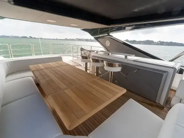 Sunseeker 88 Yacht