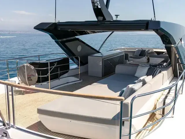 Sunseeker 88 Yacht