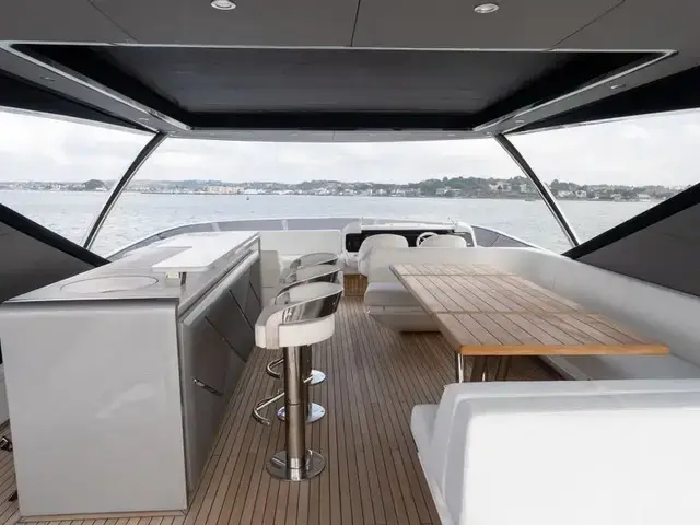 Sunseeker 88 Yacht