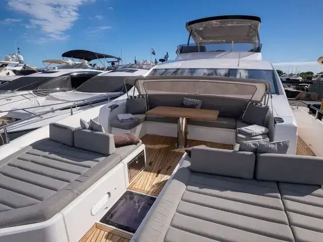 Sunseeker 76 Yacht