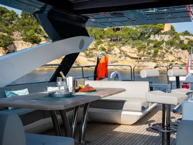 Sunseeker 86 Yacht