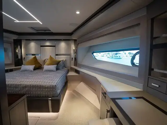 Sunseeker 88 Yacht