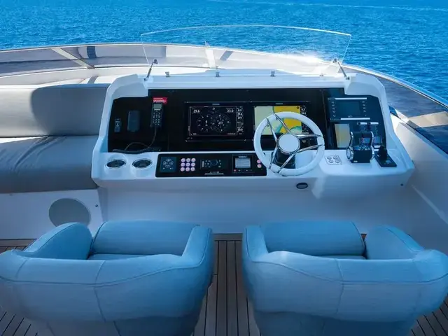 Sunseeker 88 Yacht