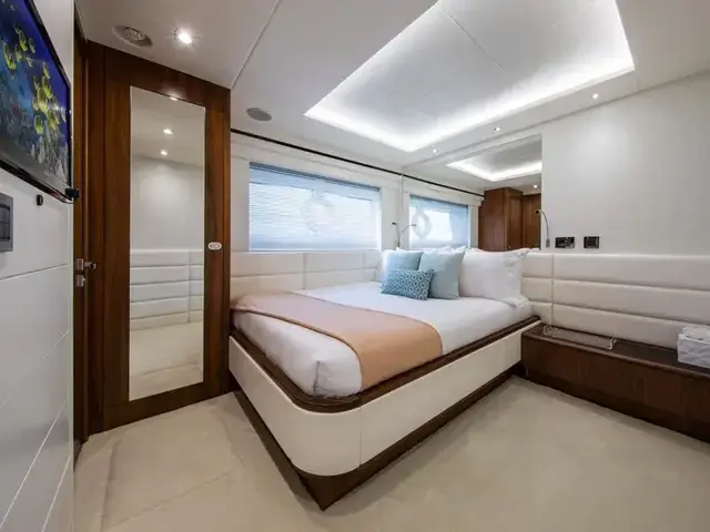 Sunseeker 86 Yacht