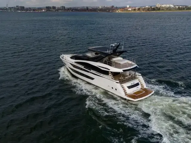 Sunseeker 88 Yacht