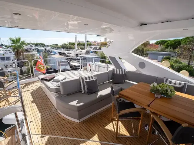 Sunseeker 76 Yacht