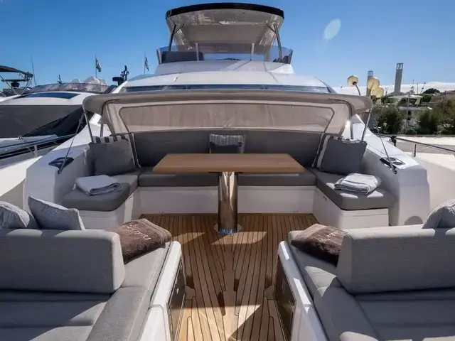 Sunseeker 76 Yacht