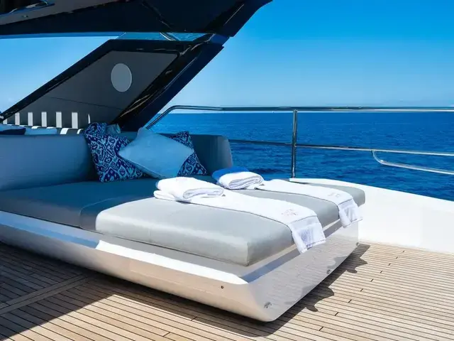 Sunseeker 88 Yacht