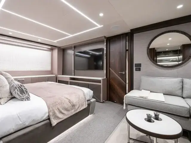 Sunseeker 88 Yacht