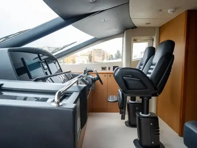 Sunseeker 86 Yacht