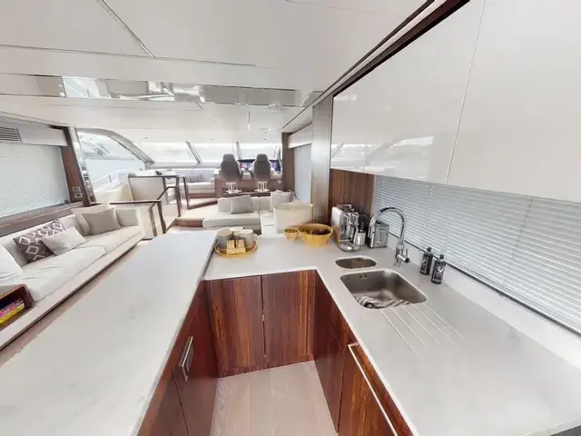 Sunseeker 76 Yacht