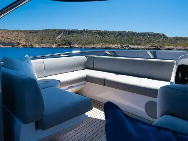 Sunseeker 88 Yacht