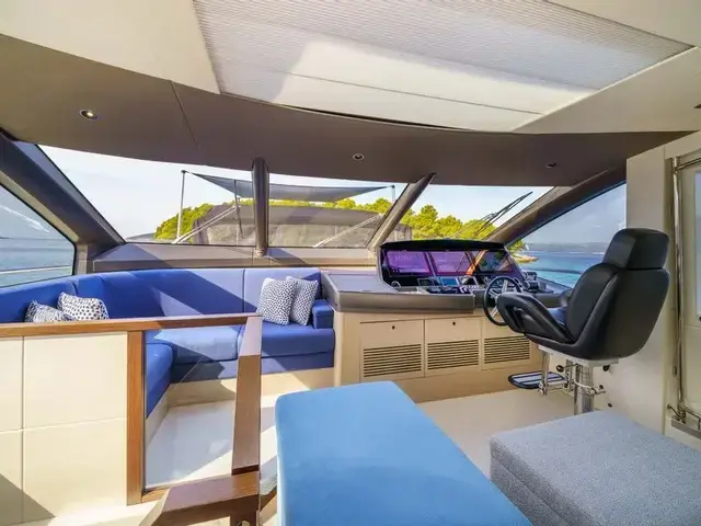 Sunseeker 76 Yacht