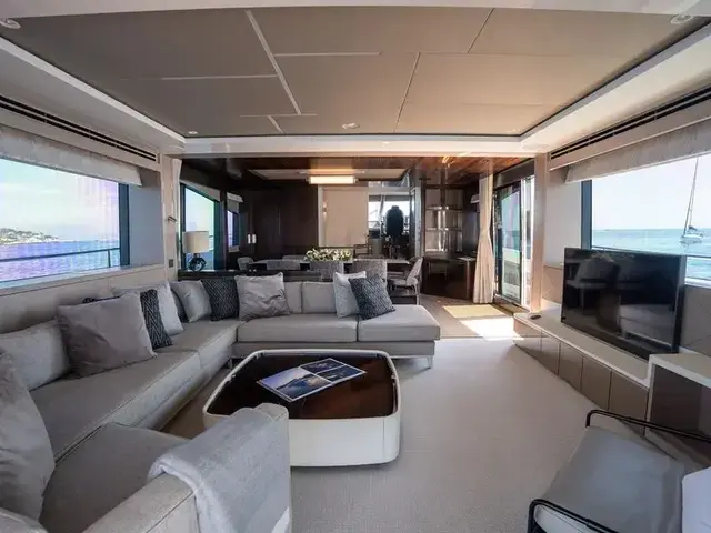 Sunseeker 88 Yacht