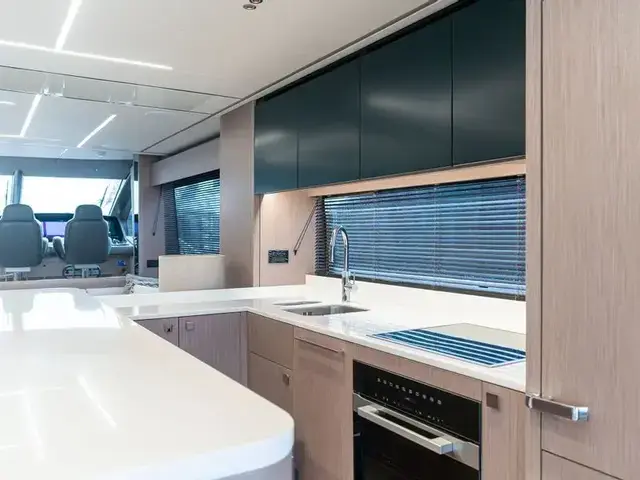 Sunseeker 76 Yacht