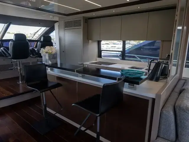 Sunseeker 76 Yacht