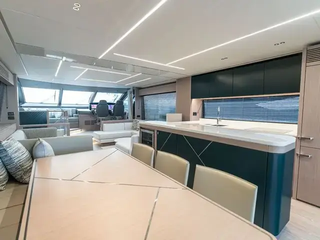 Sunseeker 76 Yacht