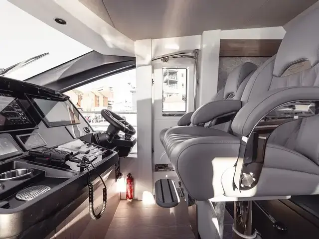 Sunseeker 75 Sport Yacht