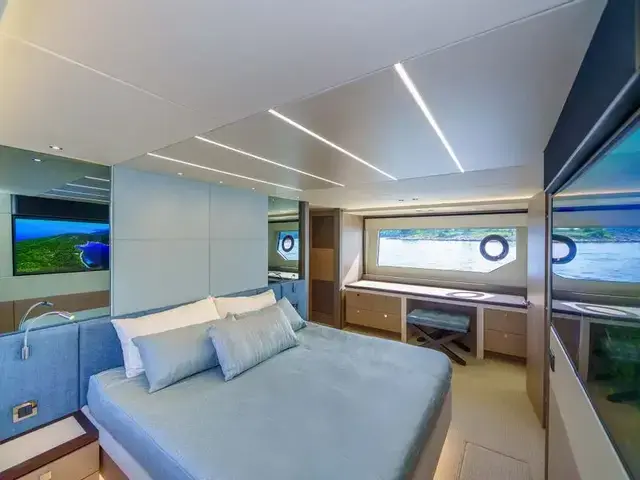 Sunseeker 76 Yacht