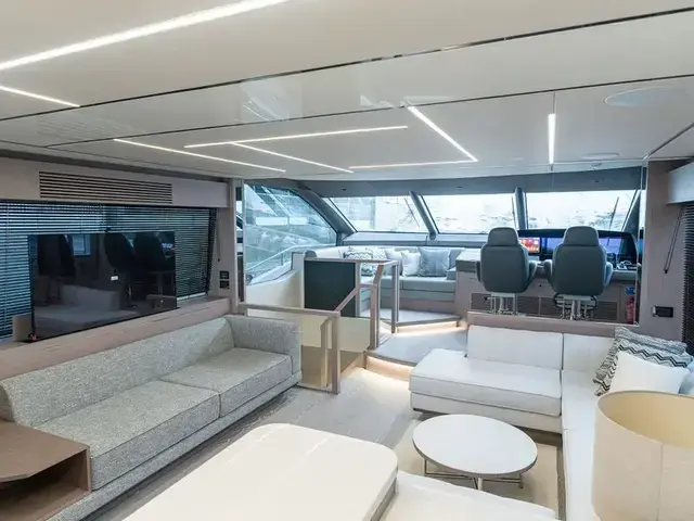 Sunseeker 76 Yacht