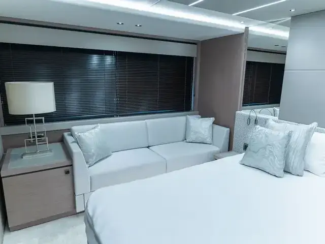 Sunseeker 76 Yacht