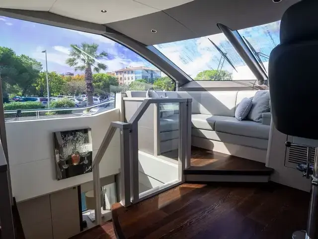 Sunseeker 76 Yacht