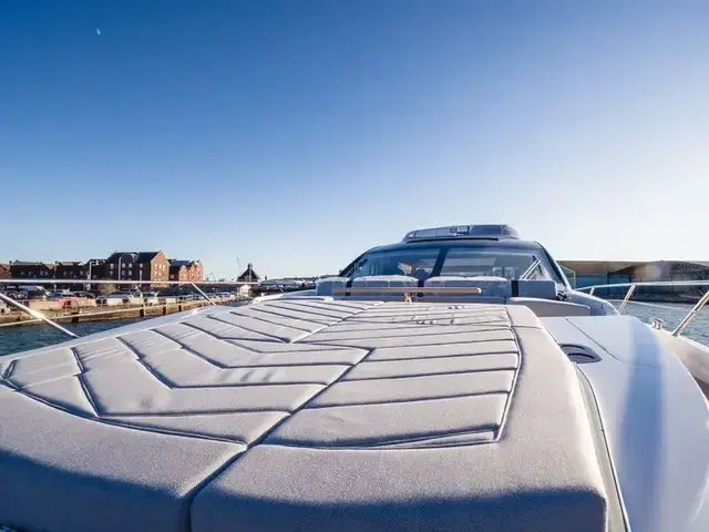 Sunseeker 75 Sport Yacht