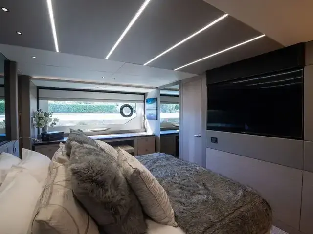 Sunseeker 76 Yacht