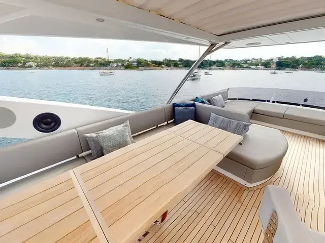 Sunseeker 76 Yacht