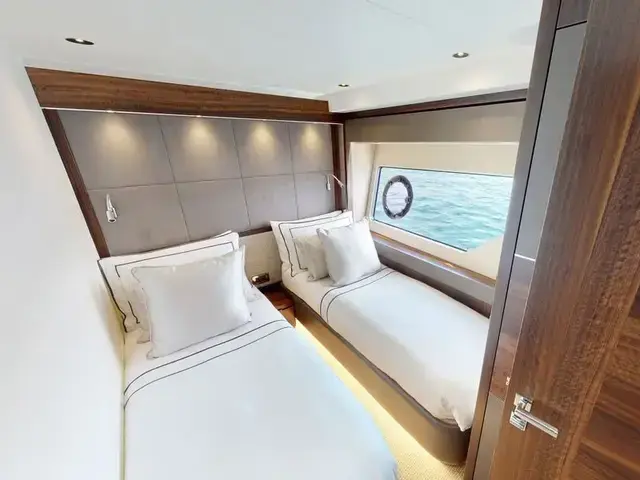 Sunseeker 76 Yacht