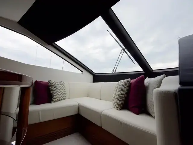 Sunseeker 75 Yacht