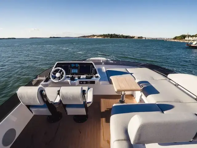 Sunseeker 75 Sport Yacht