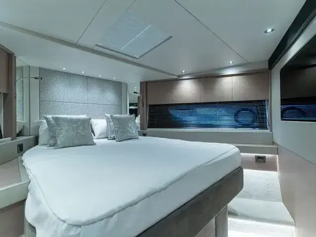 Sunseeker 76 Yacht