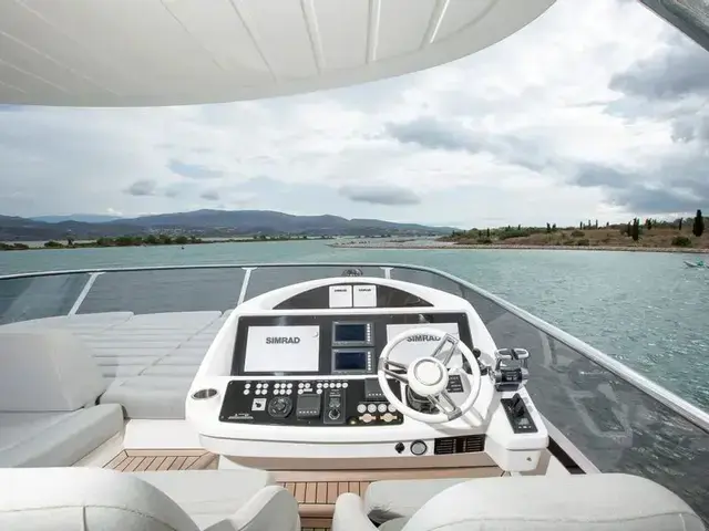 Sunseeker 75 Yacht