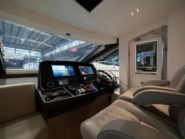 Sunseeker 75 Sport Yacht