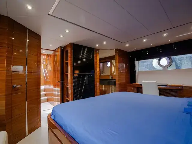 Sunseeker 68 Sport Yacht