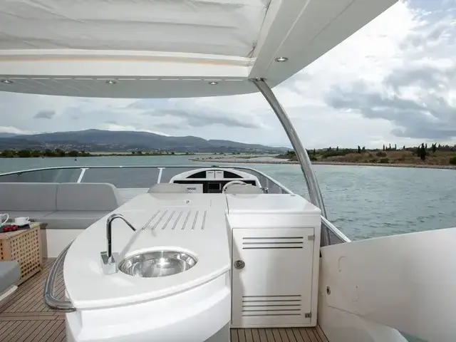 Sunseeker 75 Yacht